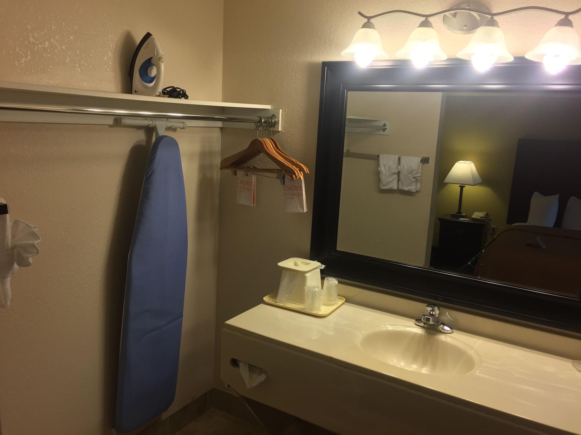 Quality Suites Kansas City International Airport Kültér fotó