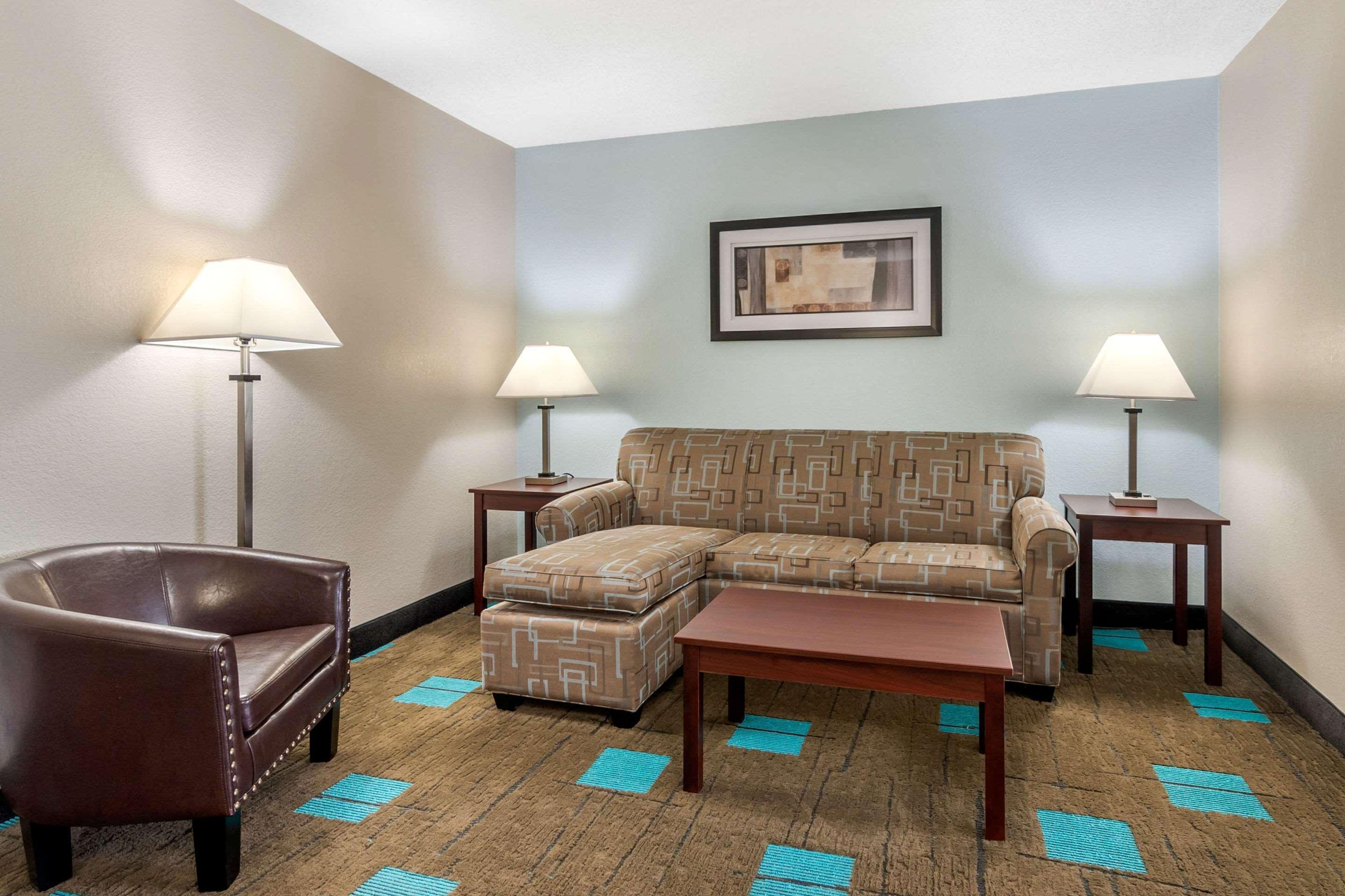 Quality Suites Kansas City International Airport Kültér fotó