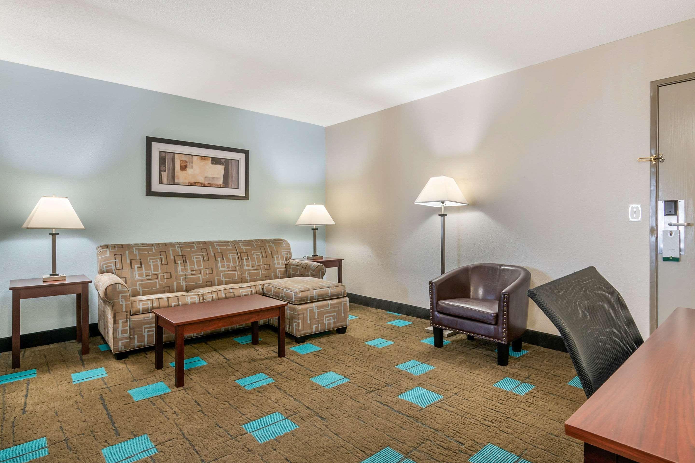 Quality Suites Kansas City International Airport Kültér fotó
